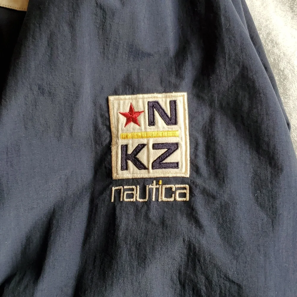 Vintage Lightweight Nautica Jacket in classic red/blue/yellow w/hood XL EUC - Picture 3 of 5